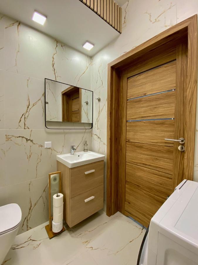 Dantis Apartment กดัญสก์ ภายนอก รูปภาพ