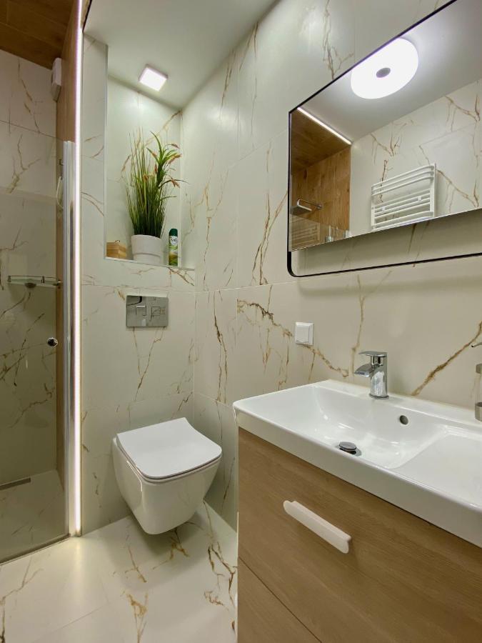 Dantis Apartment กดัญสก์ ภายนอก รูปภาพ