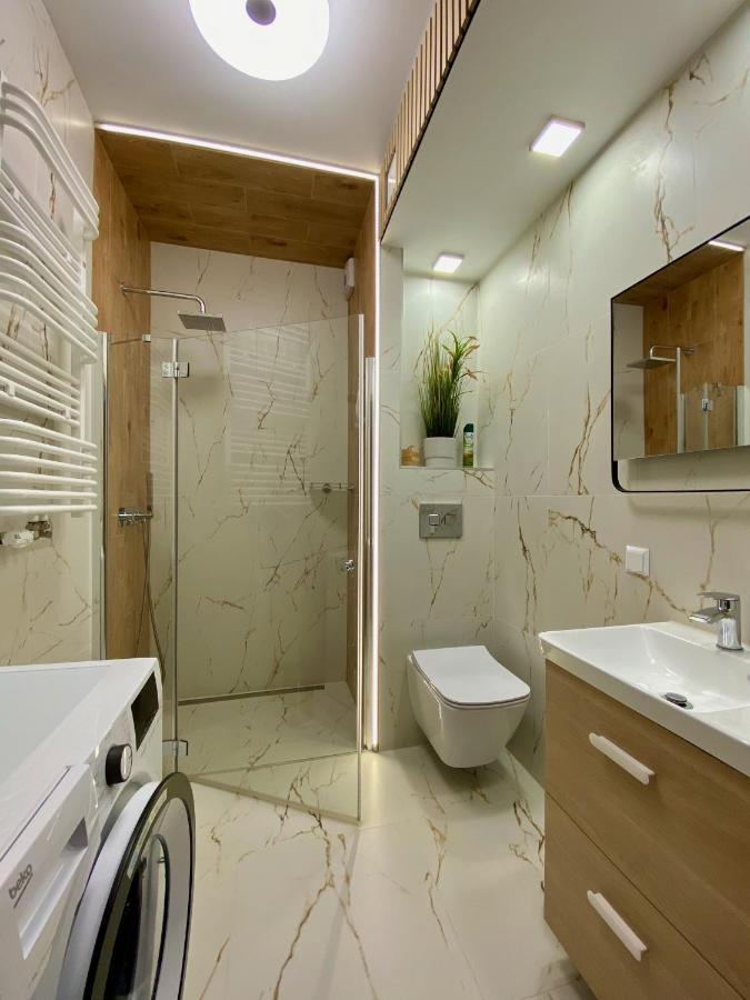Dantis Apartment กดัญสก์ ภายนอก รูปภาพ
